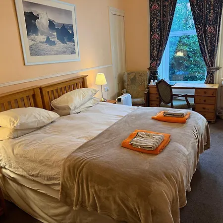 Pensionat Glades House 4*