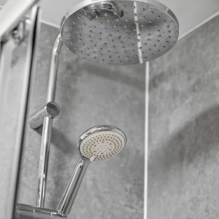 Modern 2-bedroom Flat In Centre, Near Galsgow Апартаменты