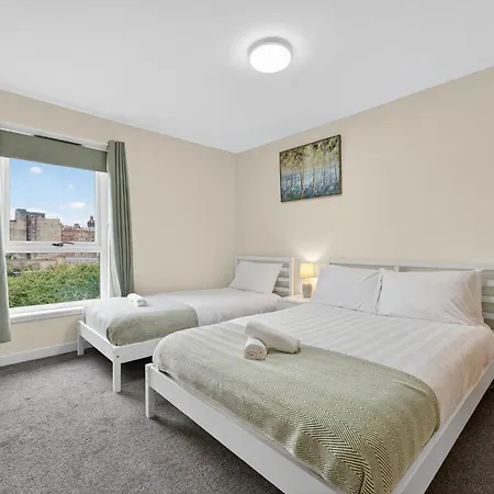 Modern 2-bedroom Flat In Centre, Near Galsgow * Глазго