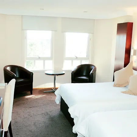 Glynhill & Near Airport Hotell 4*