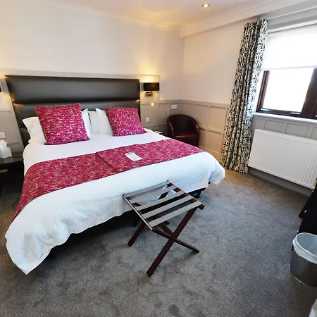 Glynhill & Near Airport Hotell 4*