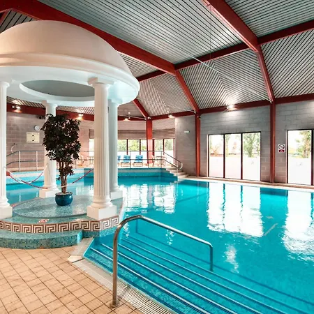 Glynhill & Near Airport Hotel