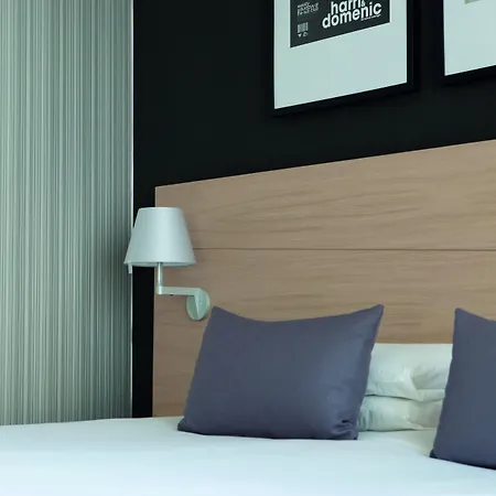 Radisson Blu Hotel, Hotel