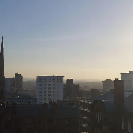 Hotel The Hampton Court 3*