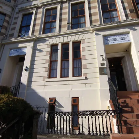 The Hampton Court 3* Glasgow