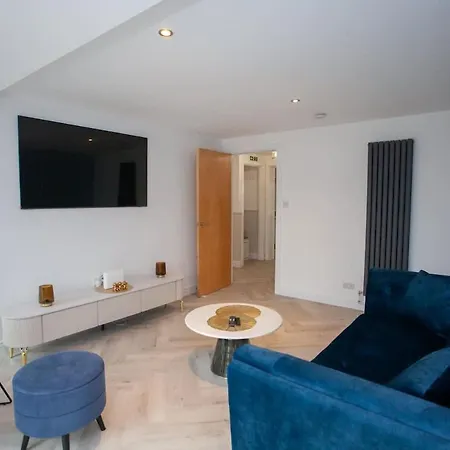 Holiday home Newly Renovated 3 Bedroom Modern House