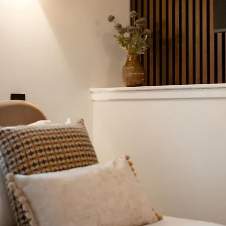 Botanic House - 3br - Private Parking *