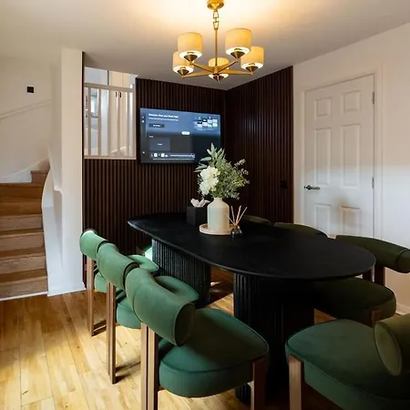 Botanic House - 3br - Private Parking * גלאזגו