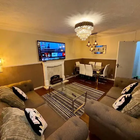 Likewise Modern Two Bedrooms For 4 In Area Apartment Glasgow