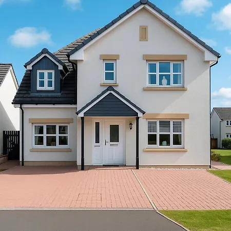 Apartamento 3br Detached Home, Driveway & Large Rear Garden Glasgow