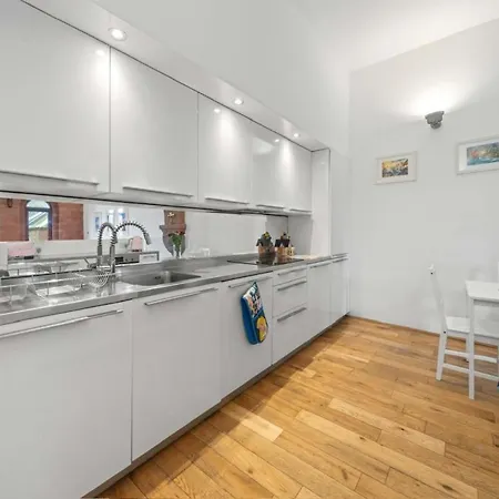 Unique 1 Bedroom Near West End דירה גלאזגו