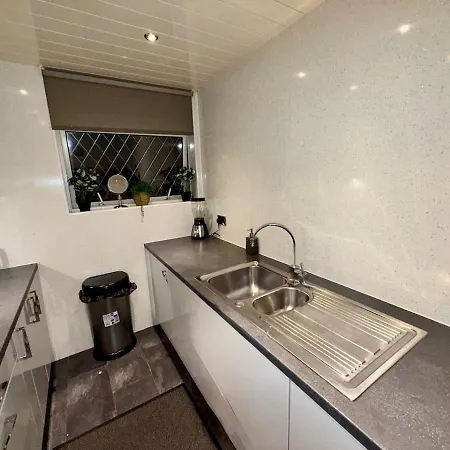 Likewise Modern Two Bedrooms For 4 In Area