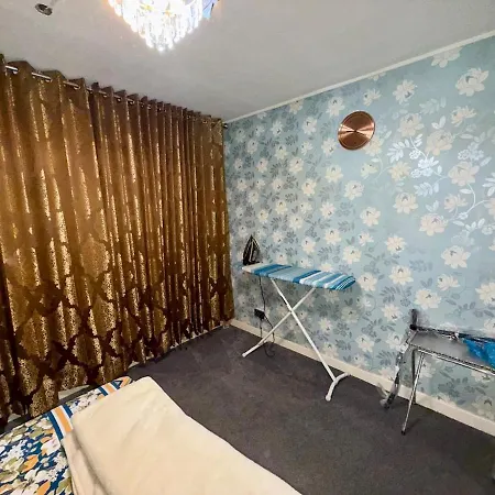 Likewise Modern Two Bedrooms For 4 In Area *