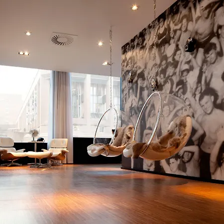 מלון Citizenm 4*