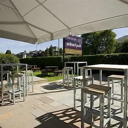 Отель Orchard Park Giffnock