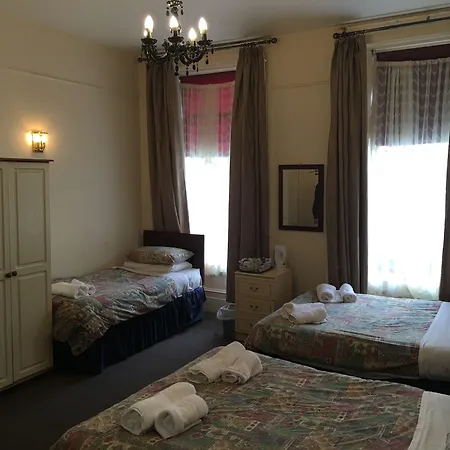 Casa de hóspedes Smiths 3*