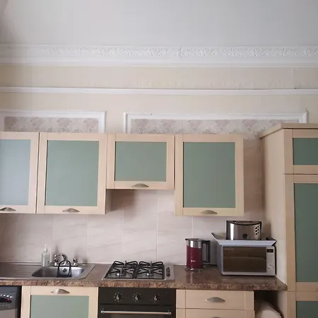 Busby Apartments * Busby