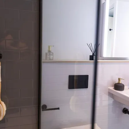 For Students Only Martha Street Apartment *