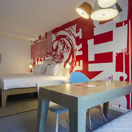 Radisson Red Hotel, Szálloda 4*