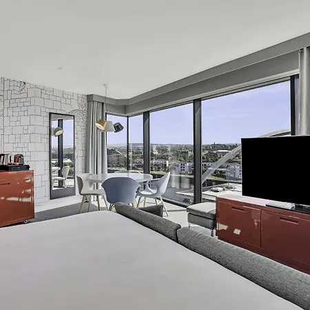 Radisson Red Hotel, 4*