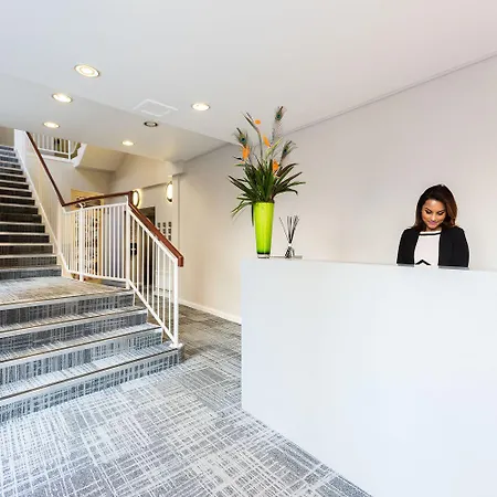 格拉斯哥巴斯街高级公寓式酒店