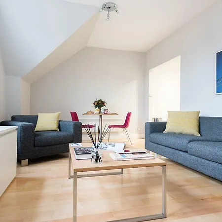 格拉斯哥巴斯街高级公寓式酒店 *