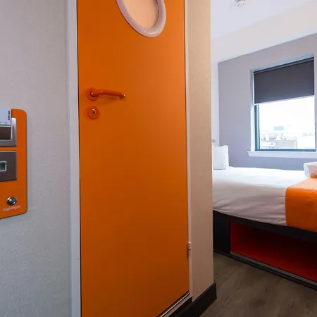 Easyhotel