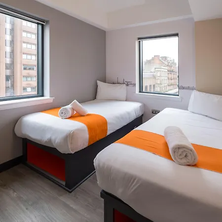 Hotel Easyhotel 2*