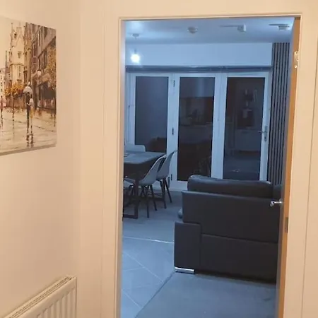 Oatlands Oasis-free Parking-2 Minutes From M74 * Glasgow