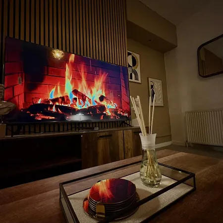 Cozy Corner-sleeps 8 Guest Entire House Very *