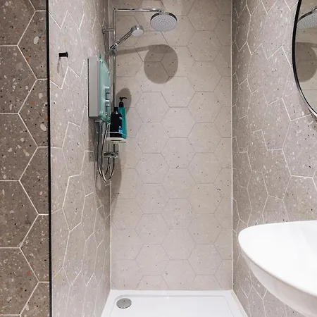 Fresh Stylish West End Flat *