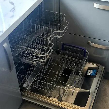 2-bedroom Away From In Glasgows' East End With Free Parking