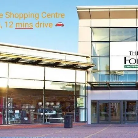 Apartament 2-bedroom Away From In Glasgows' East End With Free Parking