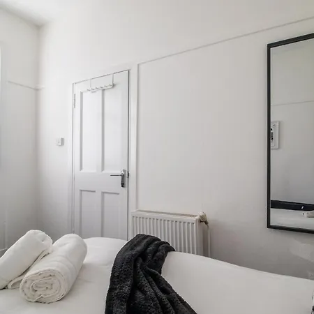 Bella House - 3 Bed House In Appartement