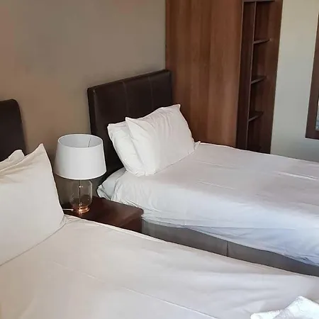 Otel The Fullarton Park 2*