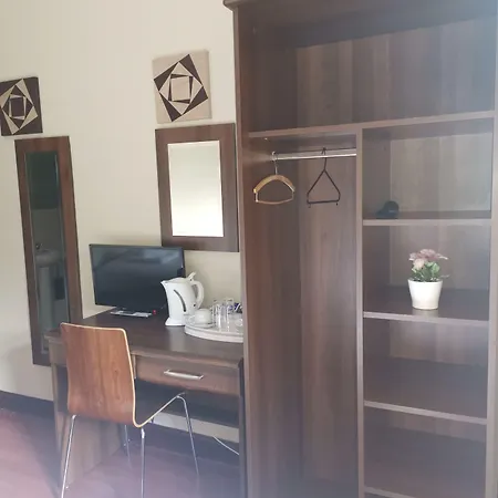 The Fullarton Park 2* Glasgow