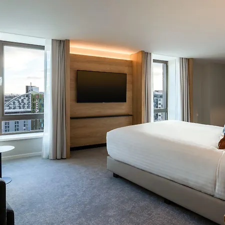 Courtyard By Marriott Sec Otel 4*