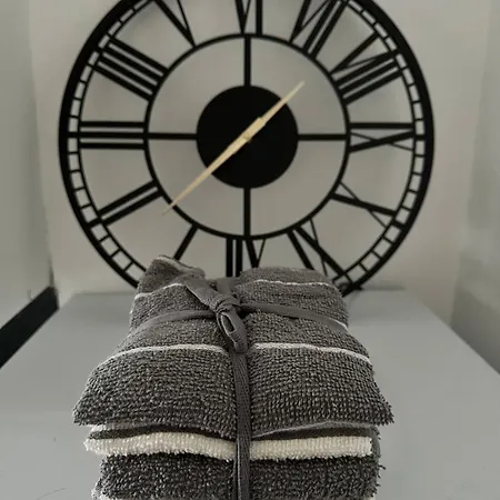 아파트 Appin - Welcome To A Delightful And Cozy One Bedroom Flat *