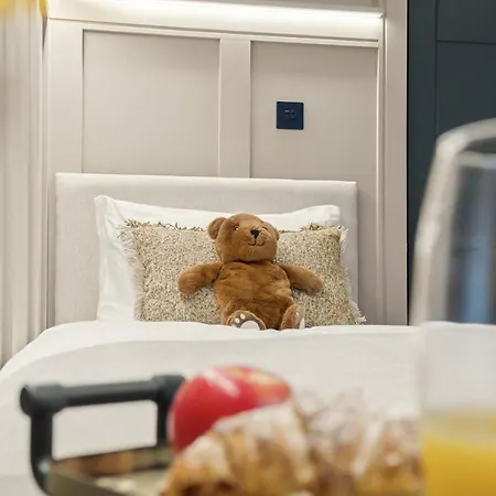 2br West End Near Botanic Gardens *