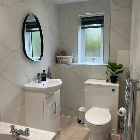 Modern In West End, Free Parking Apartment *