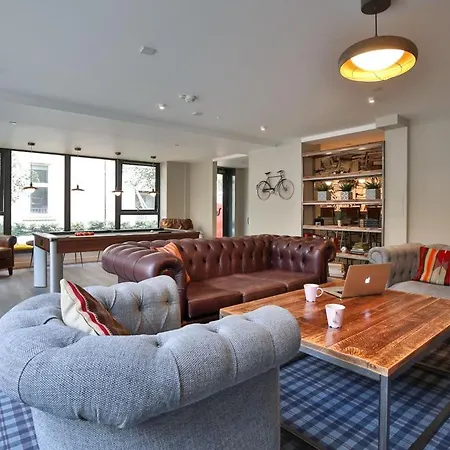 For Students Only - The Ballet School In Γλασκώβη