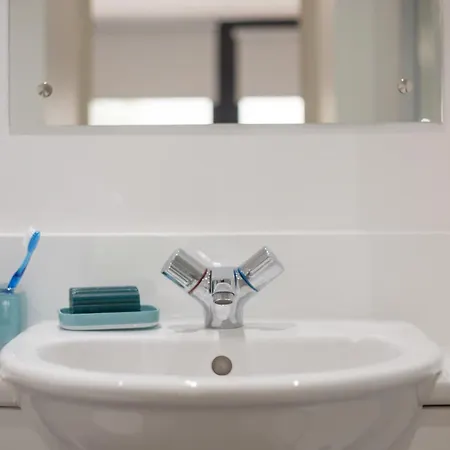 For Students Only - The Ballet School In * Γλασκώβη