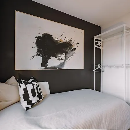 Comfysleep Aparthouse Holiday home Glasgow