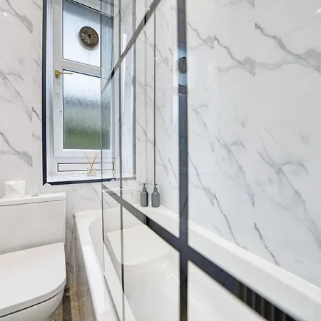 3br Flat Near Maryhill Park And West End With Parking * 글라스고