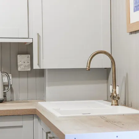 The Coach House - Holmwood