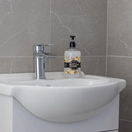 Pinkerton House - 3 Bed Rutherglen Holiday home Glasgow