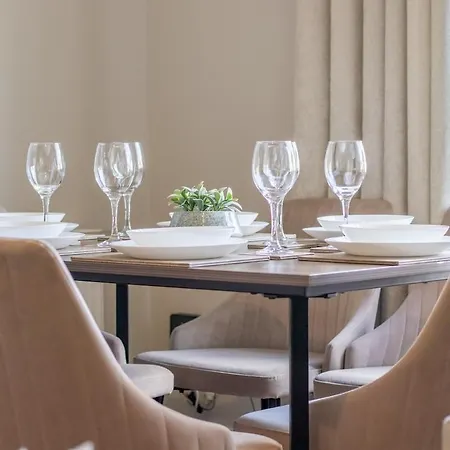 Pinkerton House - 3 Bed Rutherglen Holiday home Glasgow