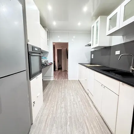 Large Double In A House At Westend גלאזגו