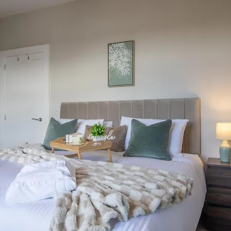 Pinkerton House - 3 Bed Rutherglen Holiday home *