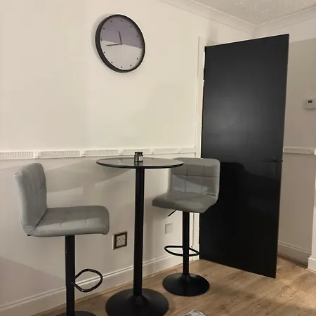 Near Hydro And Centre Free Parking Holiday home *